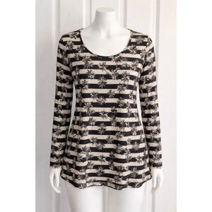 LuLaRoe Lynnae Top Size L Black White Striped Floral Stretchy Soft Comfortable